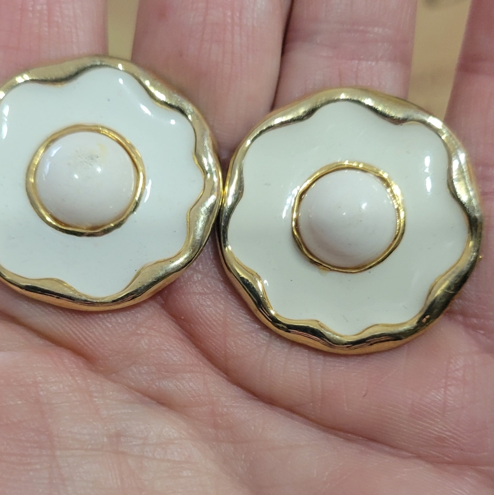 Elegant Gold and Cream Earrings